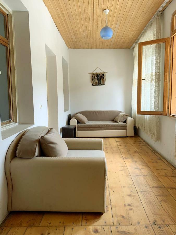 Guest House Lela Mestia Eksteriør bilde