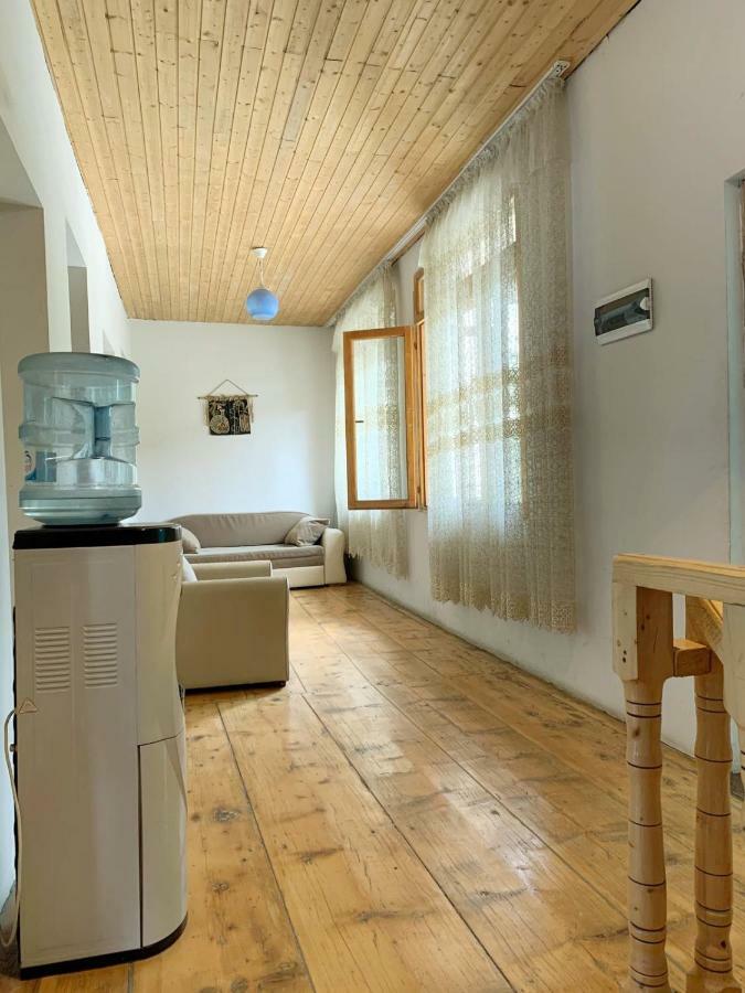 Guest House Lela Mestia Eksteriør bilde
